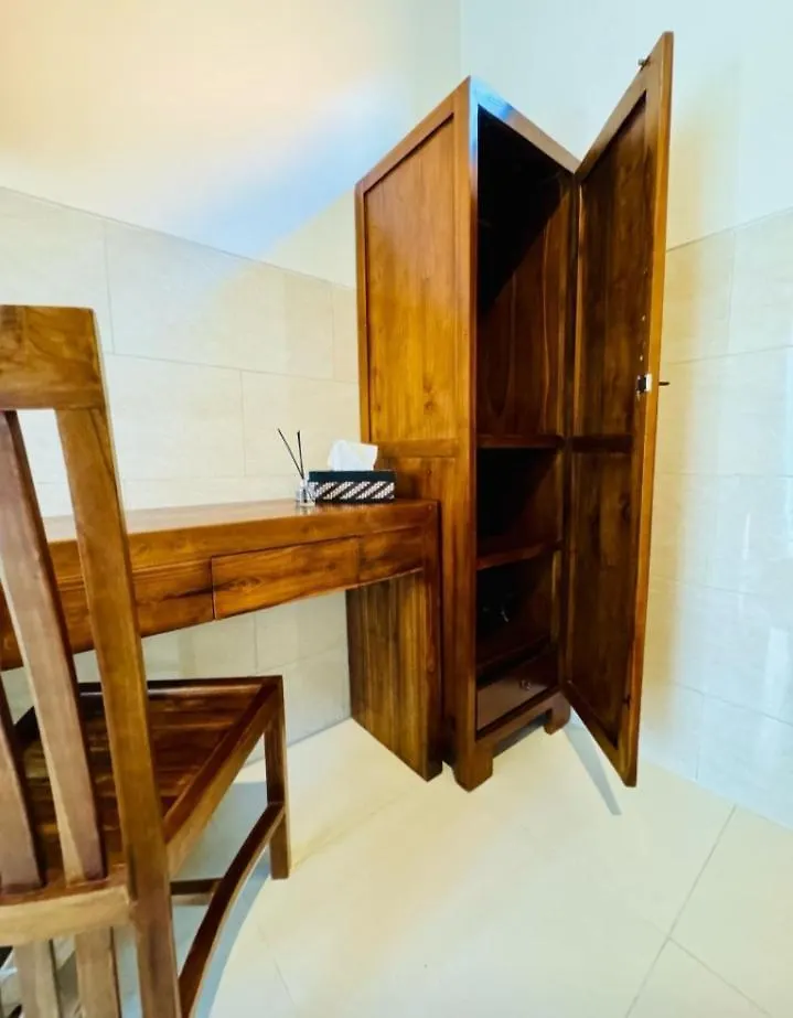 Nyoman19 Guest House 세미냑