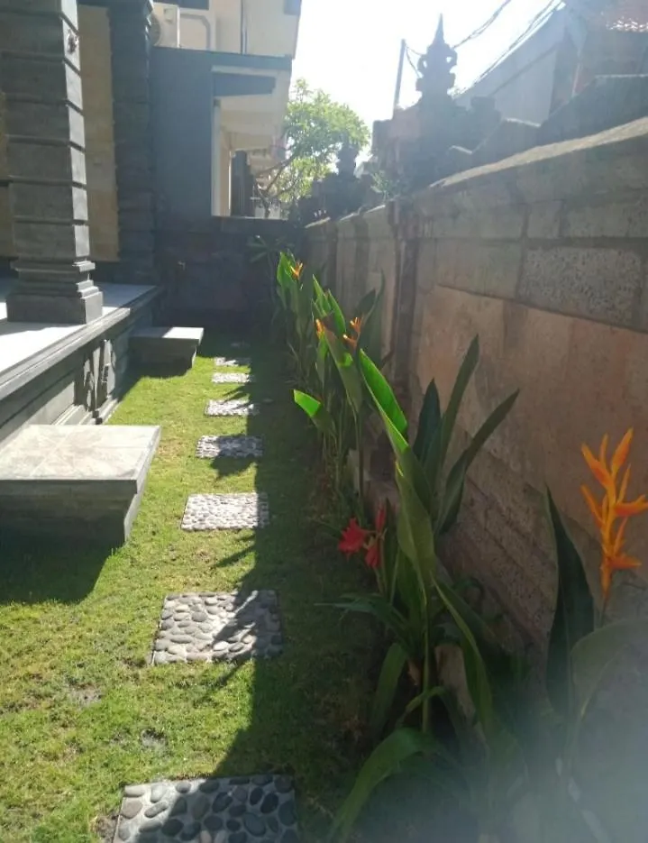 Nyoman19 Guest House Seminyak